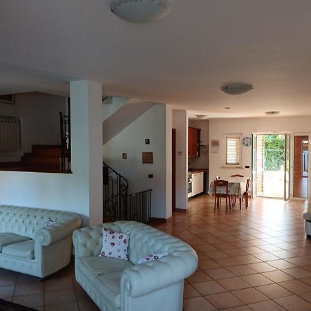 La Casa Di Ale Villa Latina Buitenkant foto